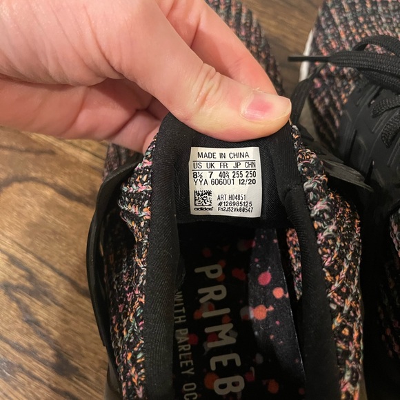 Adidas Ultra Boosts - Picture 4 of 5